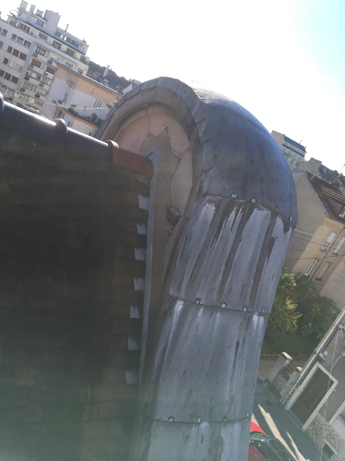 Avant - Réfection complète de toiture — 8 rue Bernard Courtois, Dijon