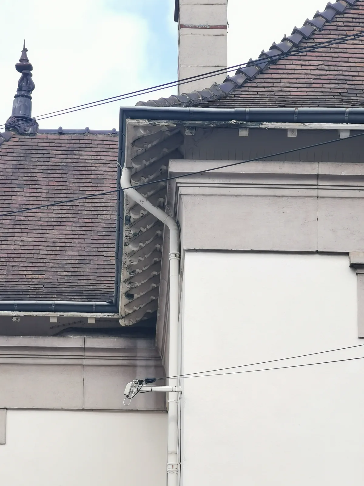 Avant - Réfection complète de toiture — 8 rue Bernard Courtois, Dijon