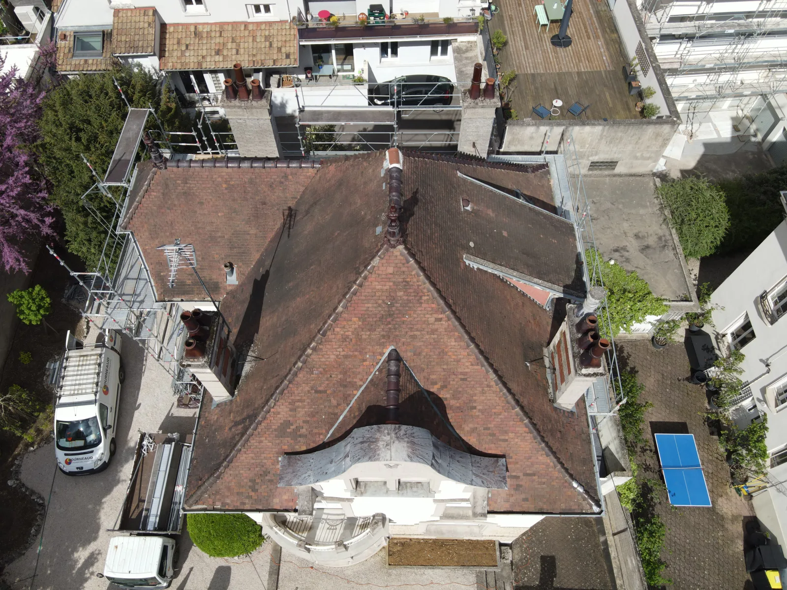 Avant - Réfection complète de toiture — 8 rue Bernard Courtois, Dijon