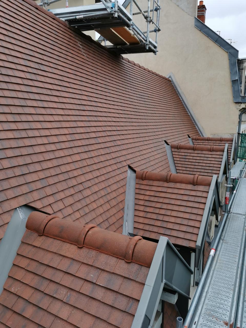 Réfection complète de toiture en tuiles plates