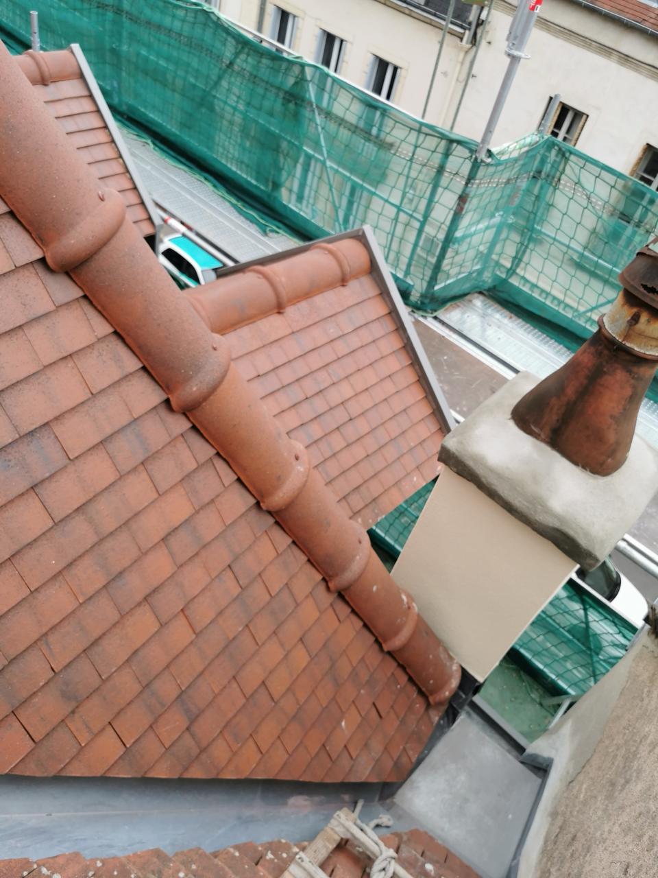 Après - Réfection complète de toiture en tuiles plates