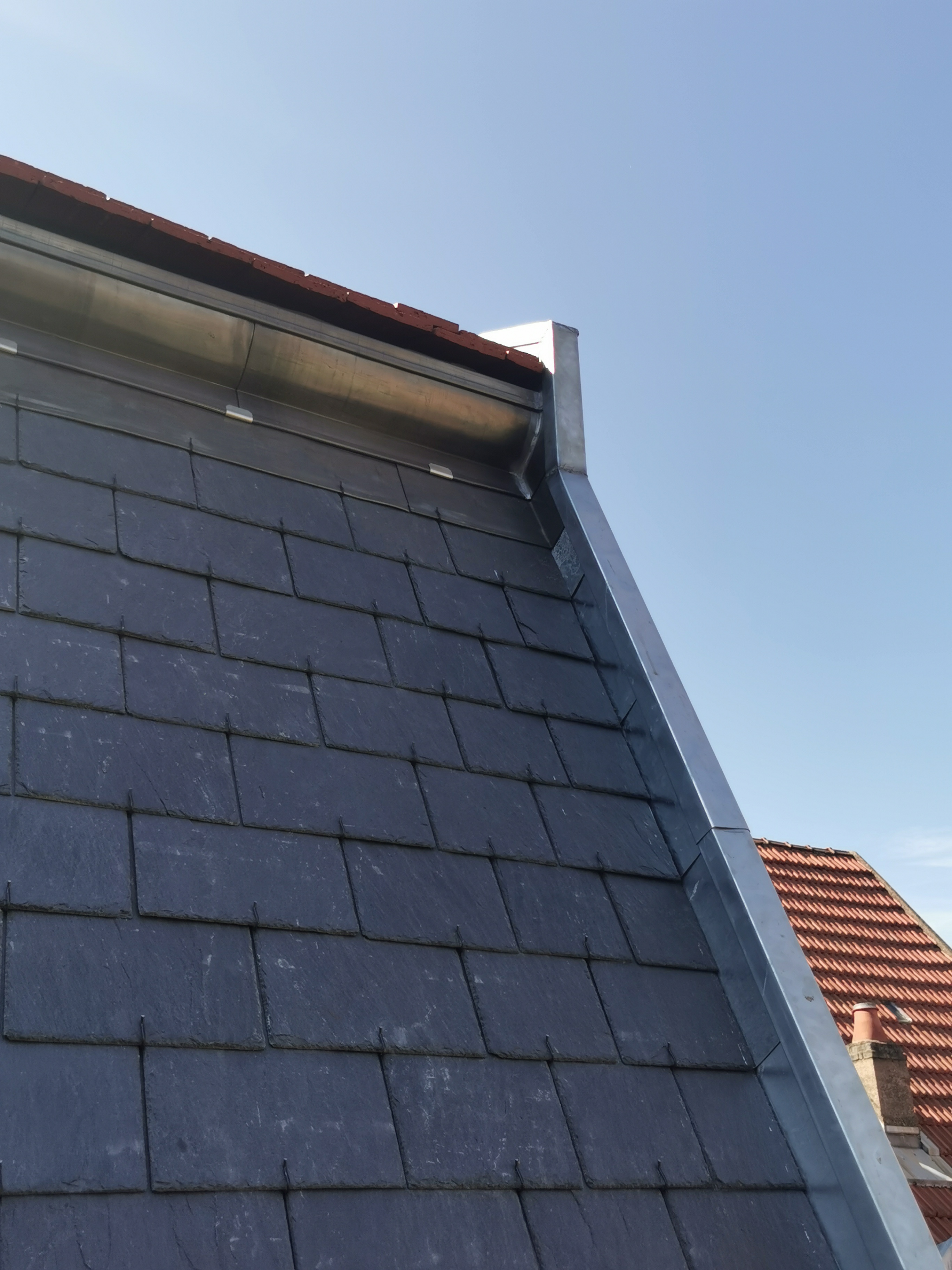 Après - Réfection de couverture — 33 Place Saint-Michel, Dijon